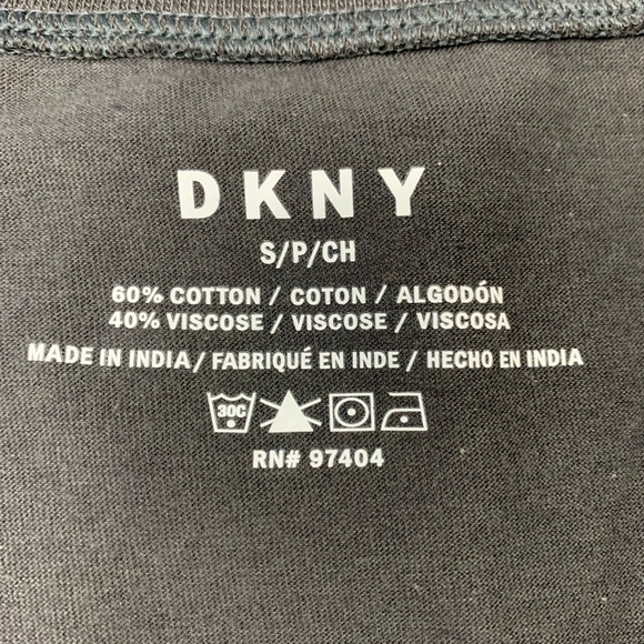 DKNY T-shirt Mens V neck grey small NWT - Picture 5 of 6